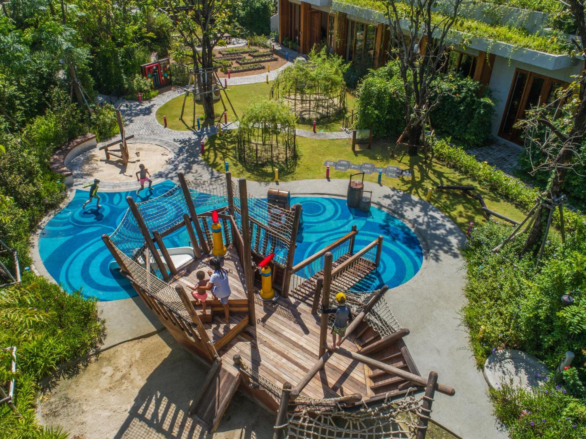 Rosewood Phuket Resort 5*